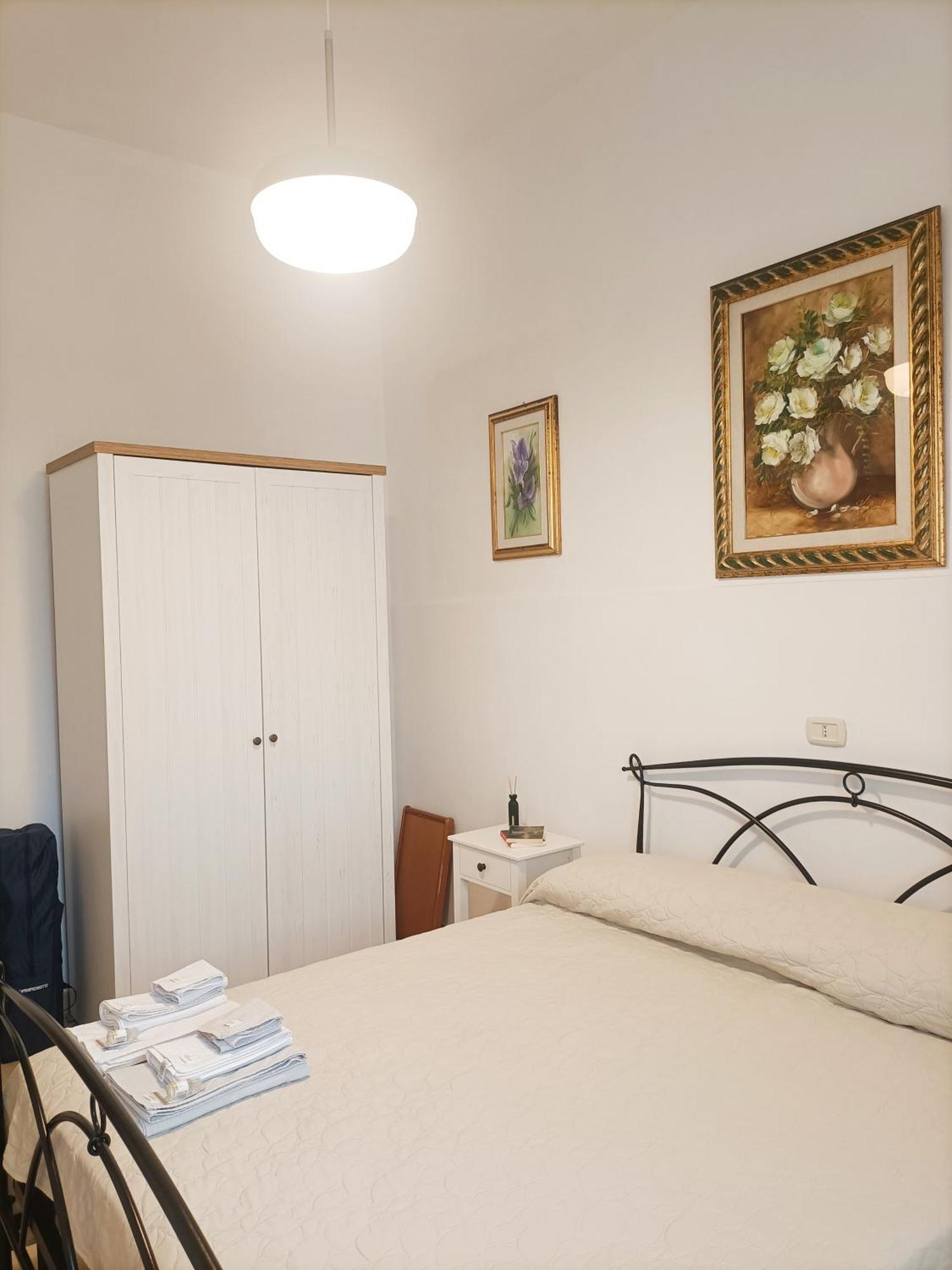 Bright Port View Apartment- Free Parking Кальяри Экстерьер фото